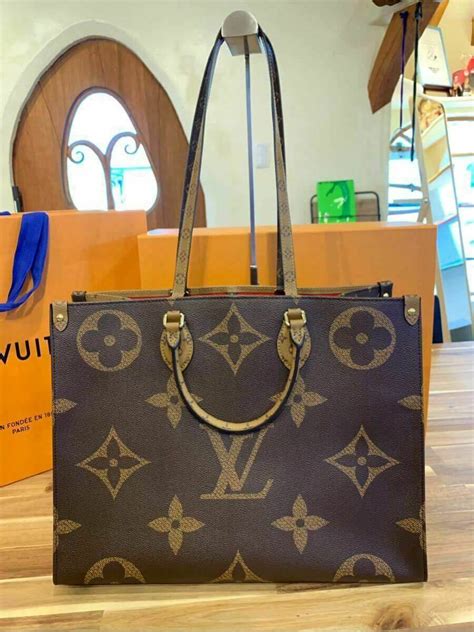 lv on the go tote ราคา|กระเป๋ารุ่น OnTheGo PM .